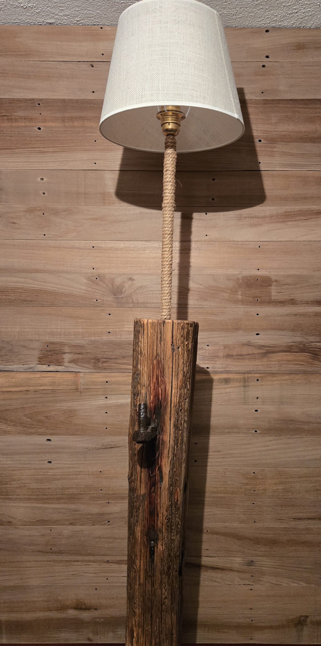 Lampada da Terra in Legno con Base in Pietra - immagine 3