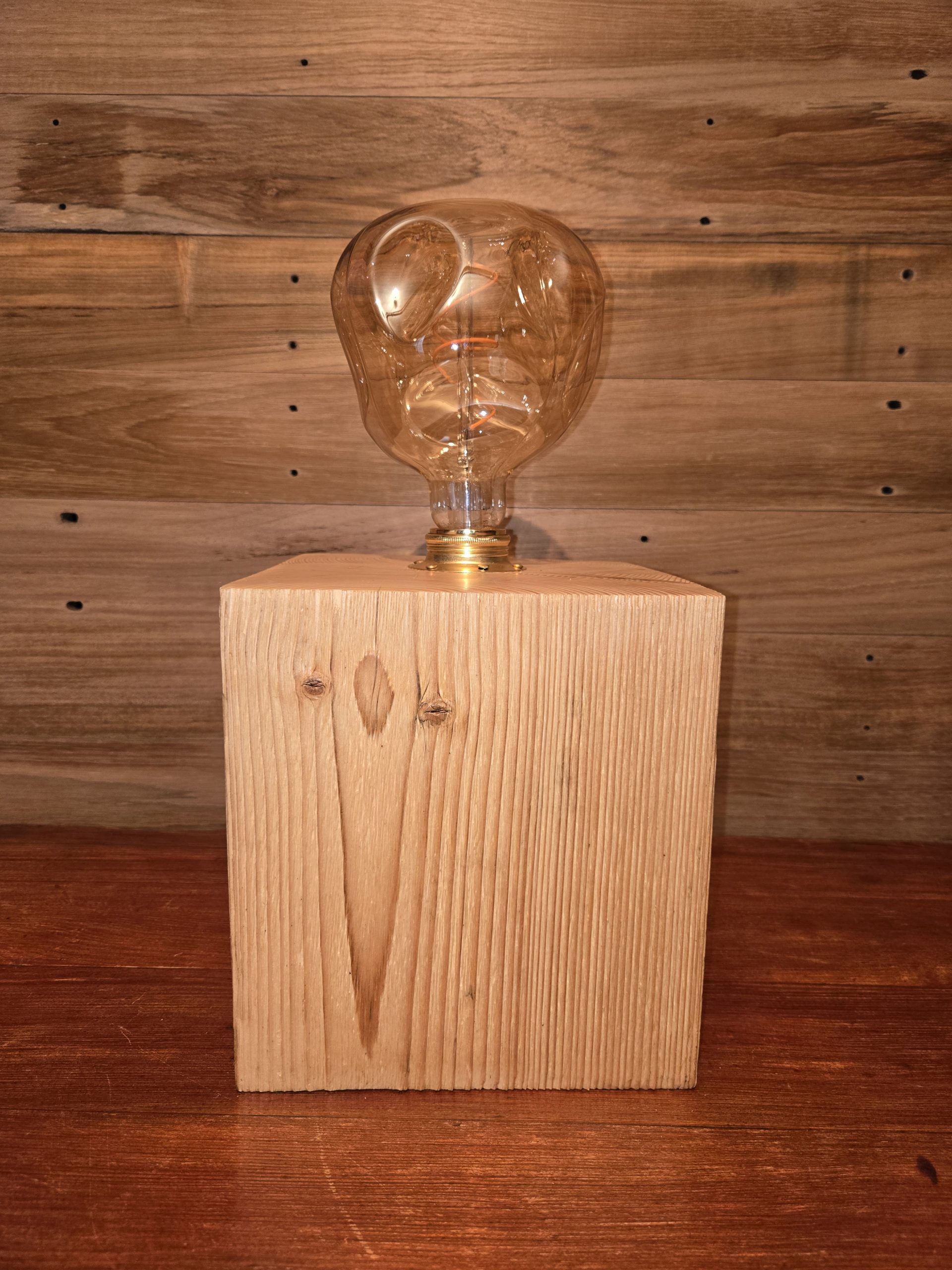 Lampada da Tavolo Artigianale in Legno - immagine 5