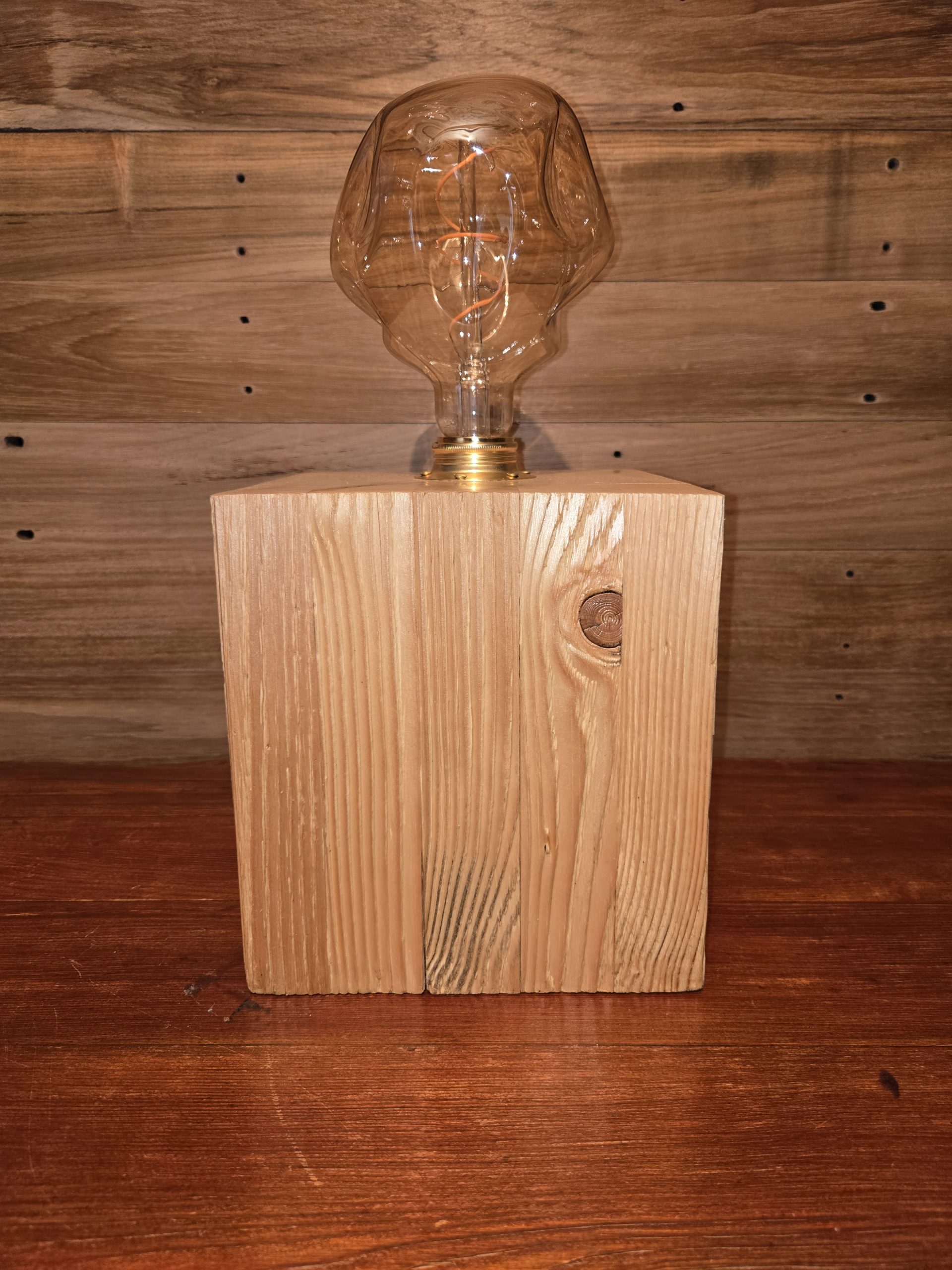 Lampada da Tavolo Artigianale in Legno - immagine 4