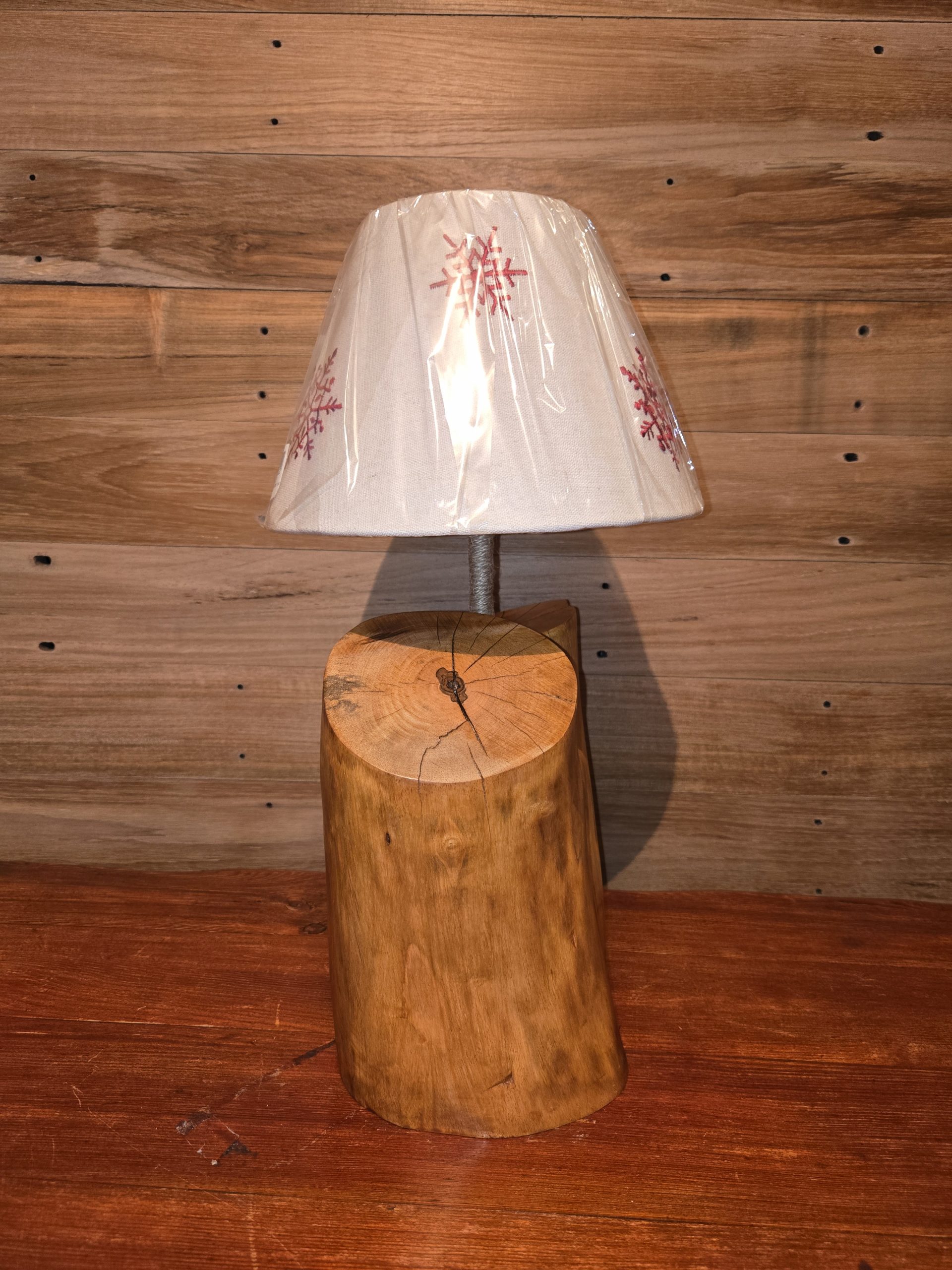 Lampada da Tavolo Artigianale in Legno - immagine 2
